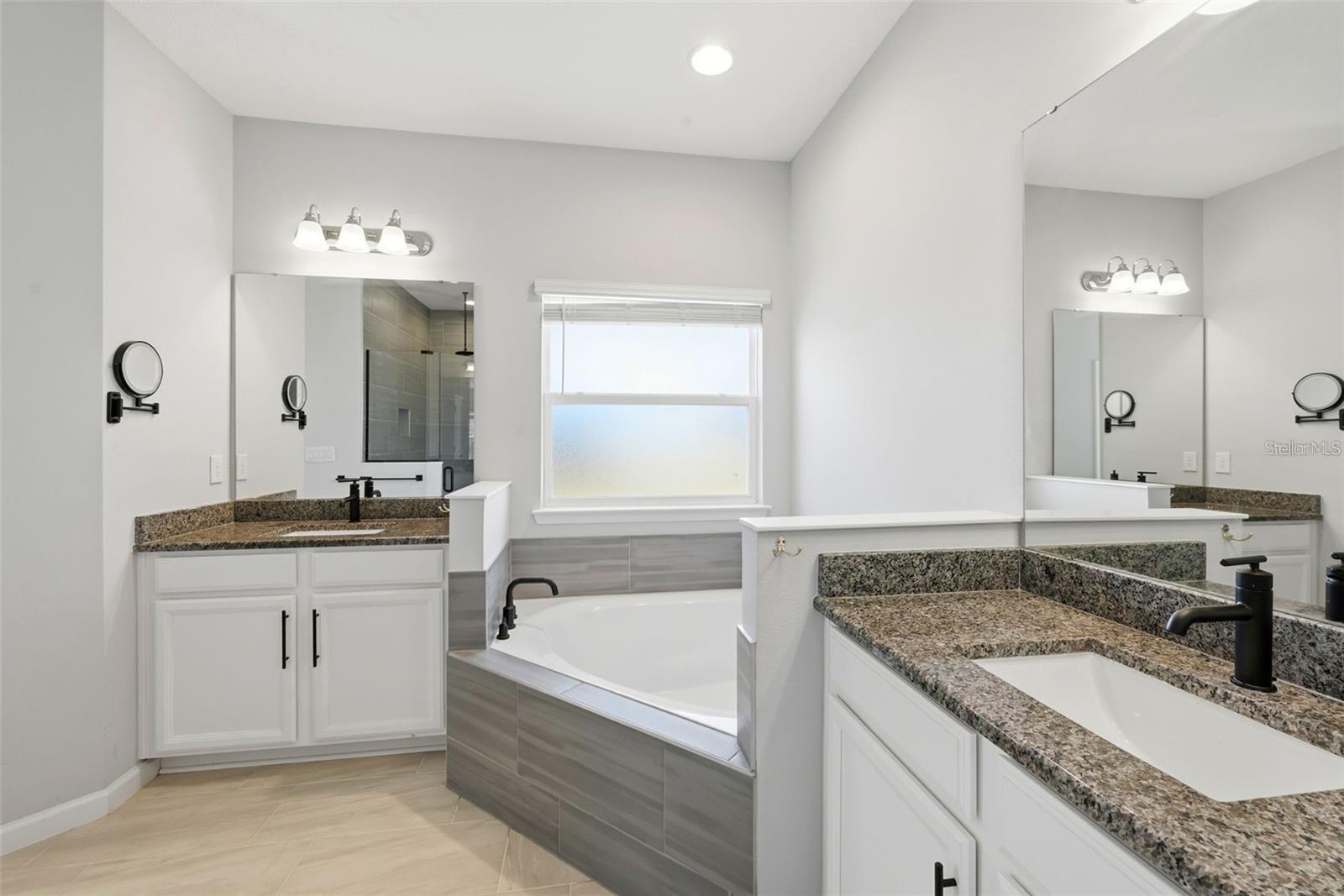 Image 16 of 27 For 575 Avila Place