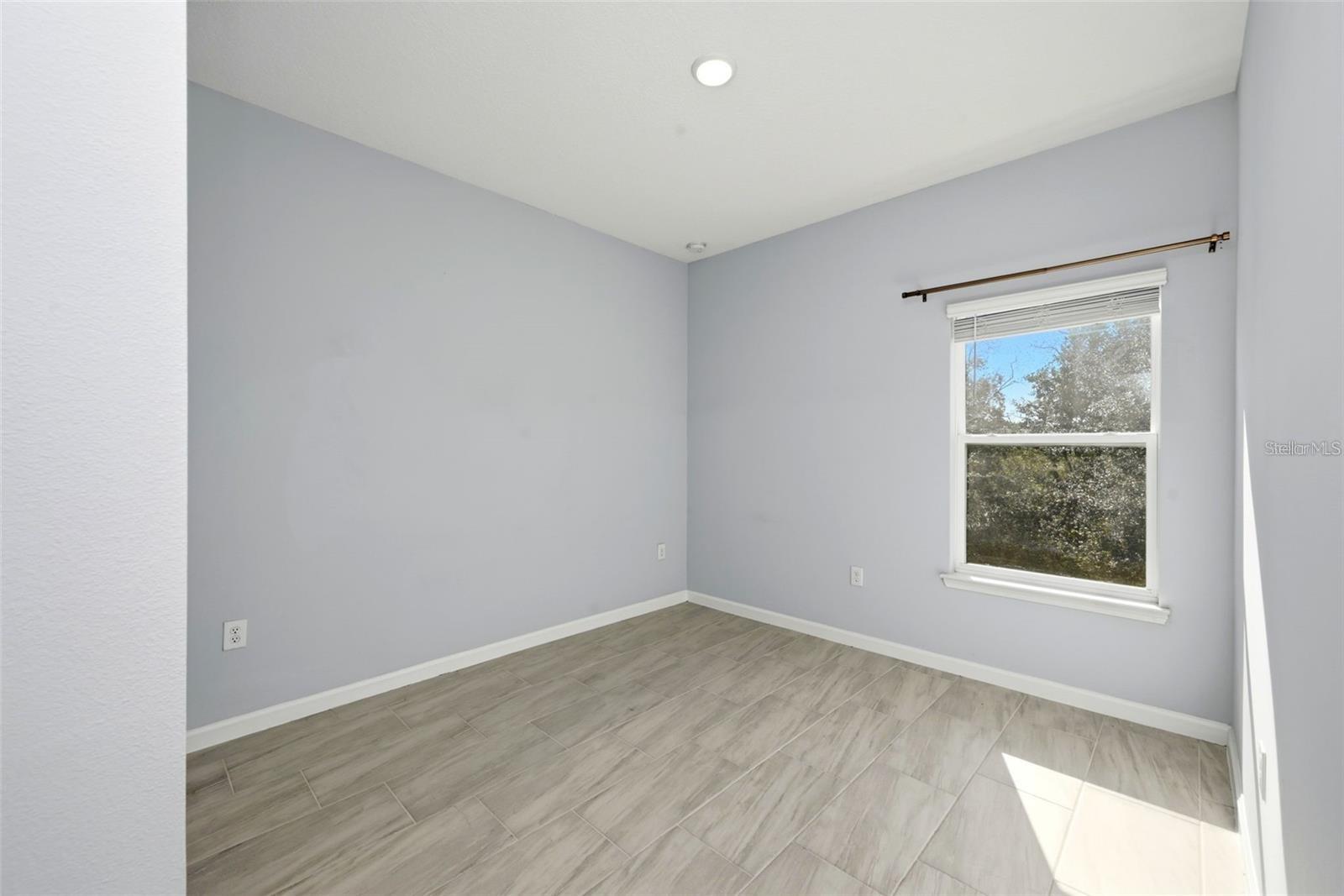 Image 23 of 27 For 575 Avila Place