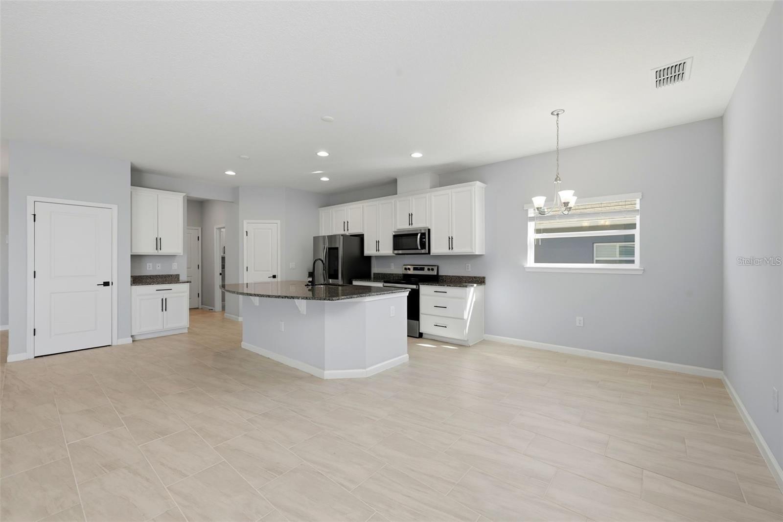 Image 7 of 27 For 575 Avila Place