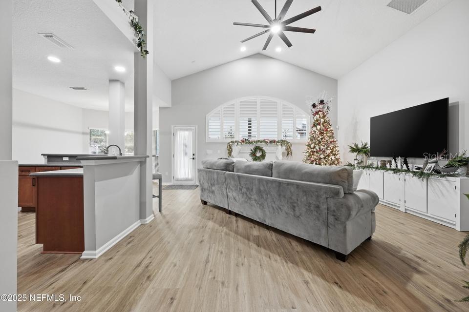 Image 10 of 58 For 2301 Country Side Drive