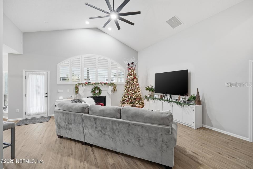 Image 11 of 58 For 2301 Country Side Drive