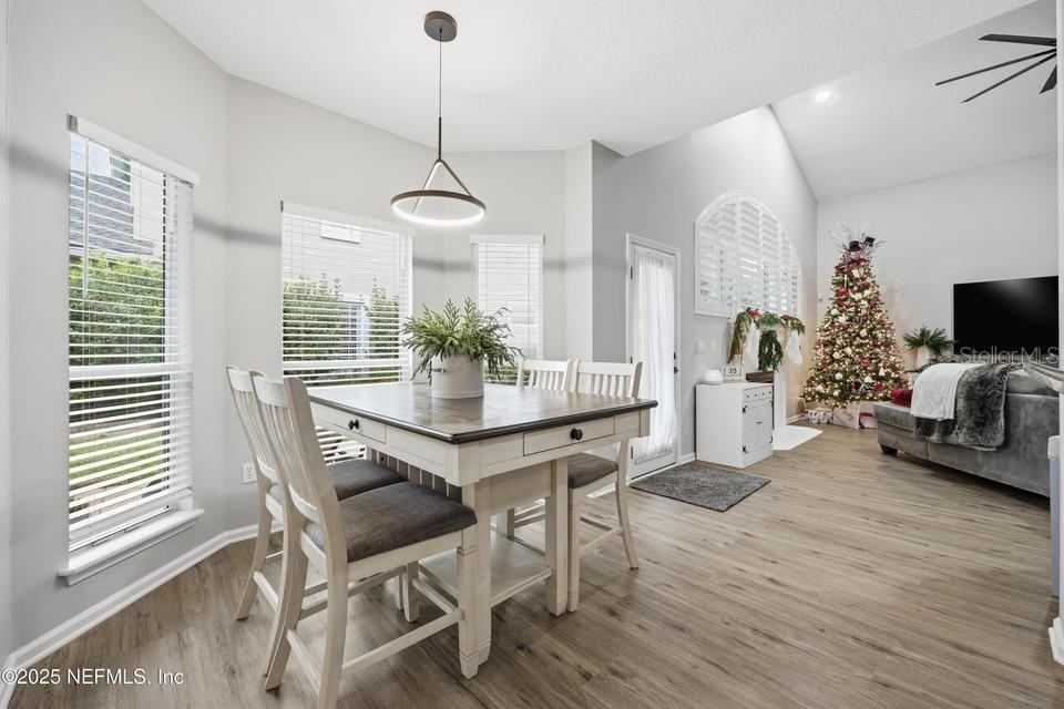 Image 18 of 58 For 2301 Country Side Drive