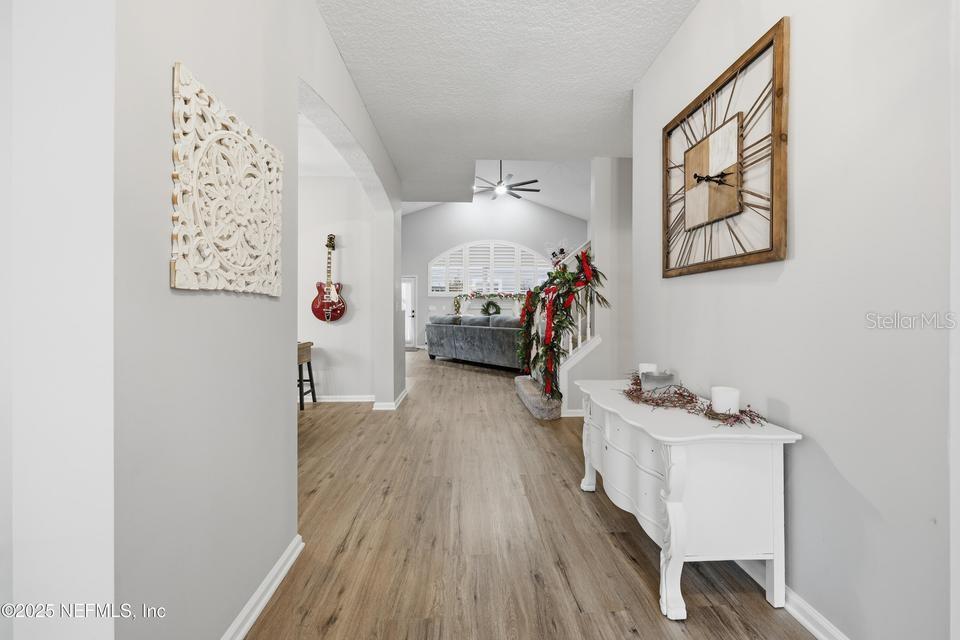 Image 4 of 58 For 2301 Country Side Drive