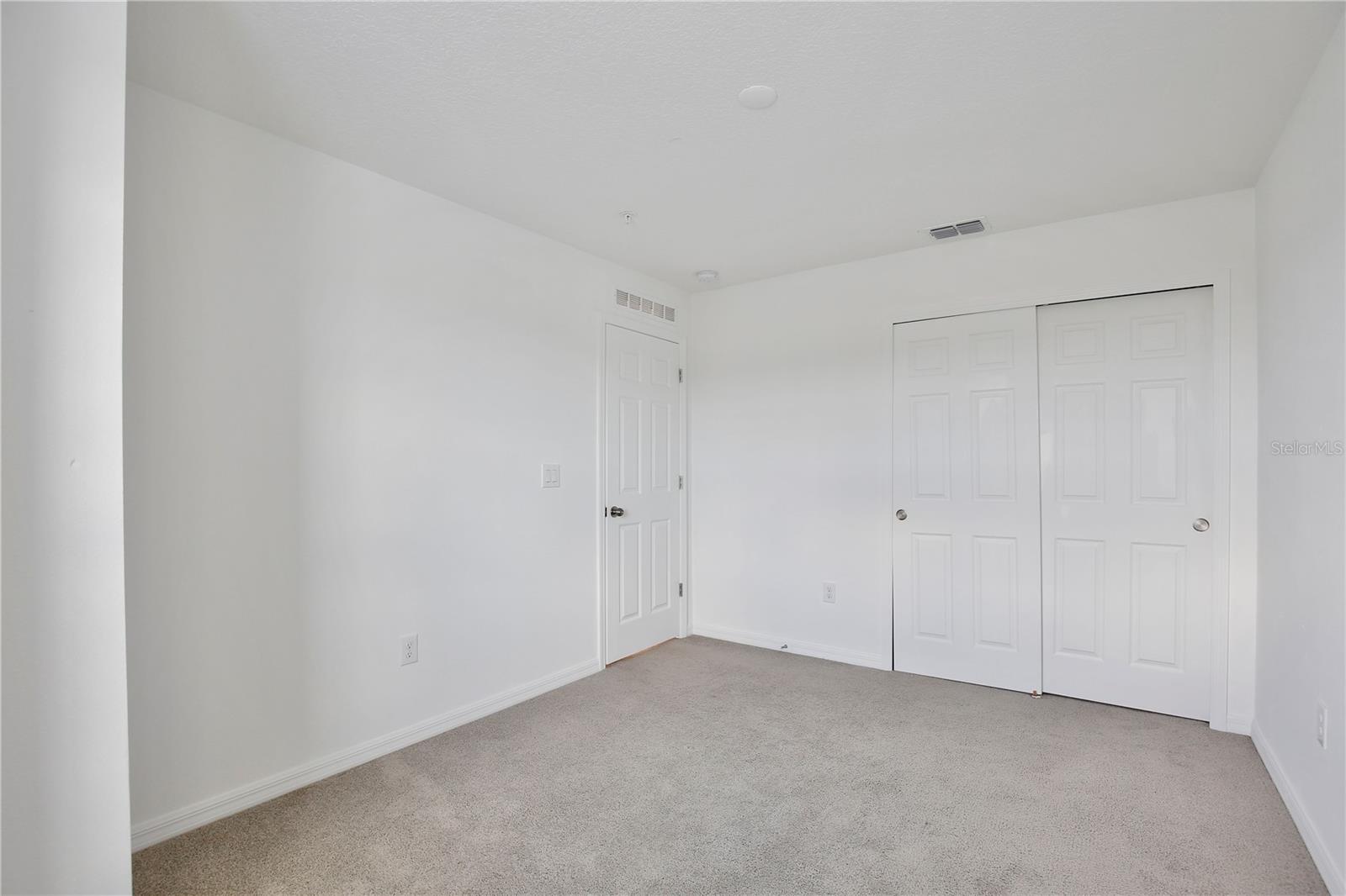 Image 16 of 26 For 10025 Eagle Rock Alley