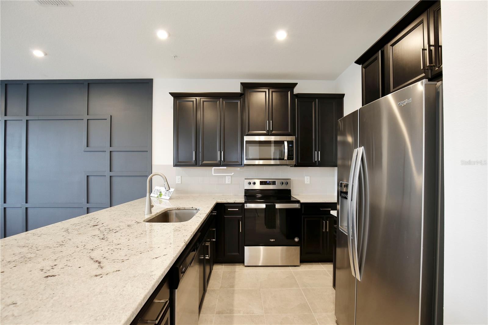 Image 7 of 26 For 10025 Eagle Rock Alley