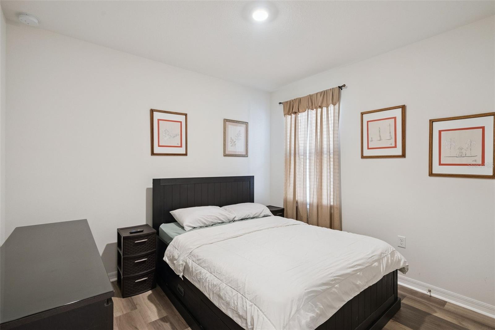 Image 20 of 35 For 916 August Sky Drive