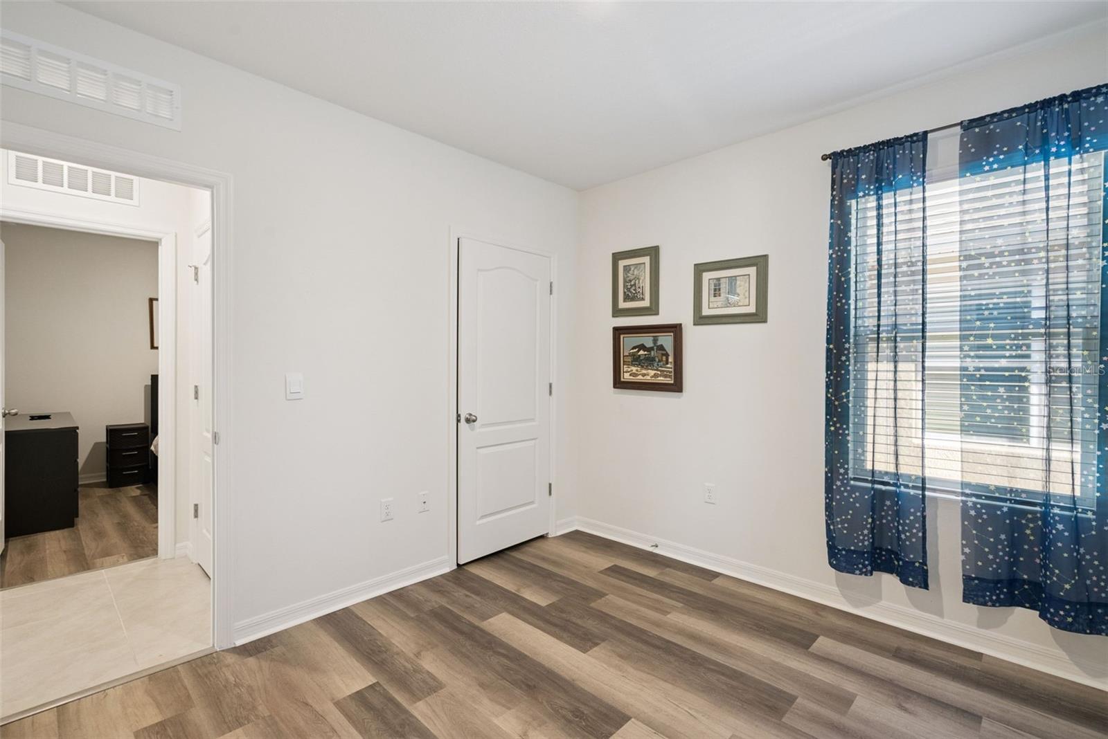 Image 21 of 35 For 916 August Sky Drive