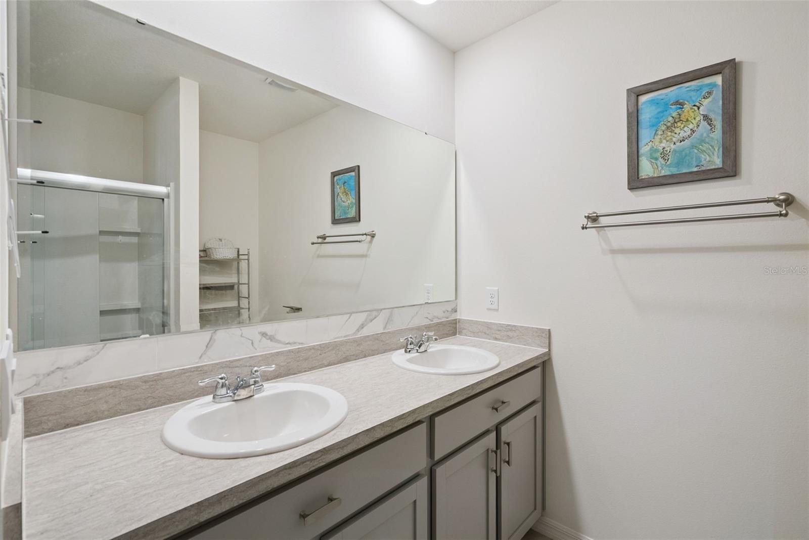 Image 24 of 35 For 916 August Sky Drive