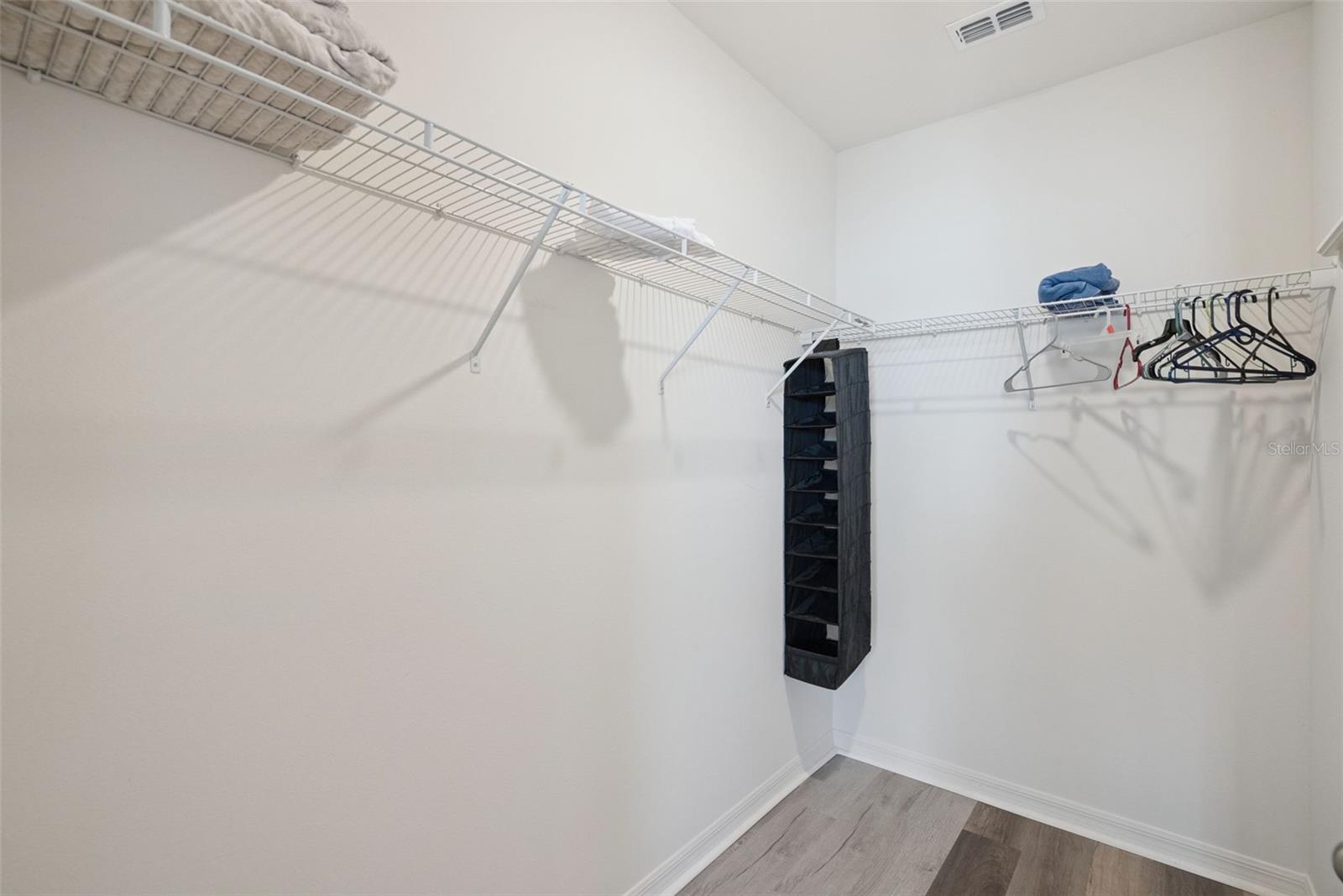 Image 26 of 35 For 916 August Sky Drive