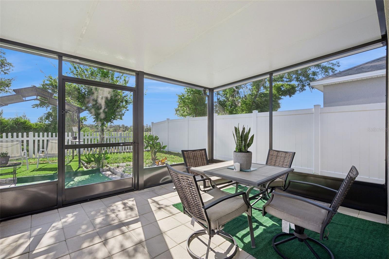 Image 31 of 35 For 916 August Sky Drive