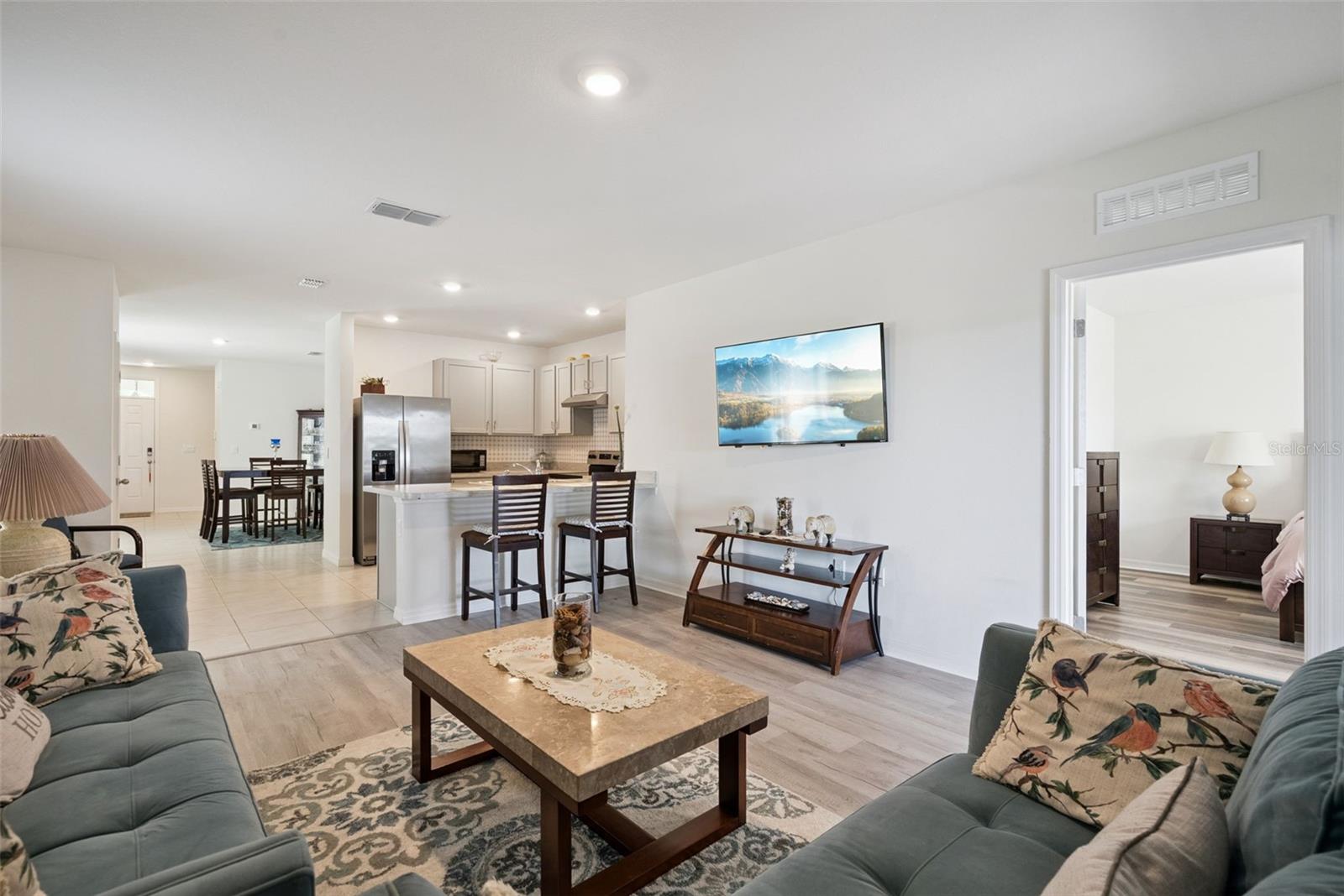 Image 7 of 35 For 916 August Sky Drive