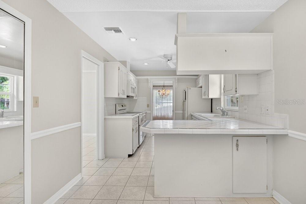 Image 13 of 34 For 206 Cattail Court