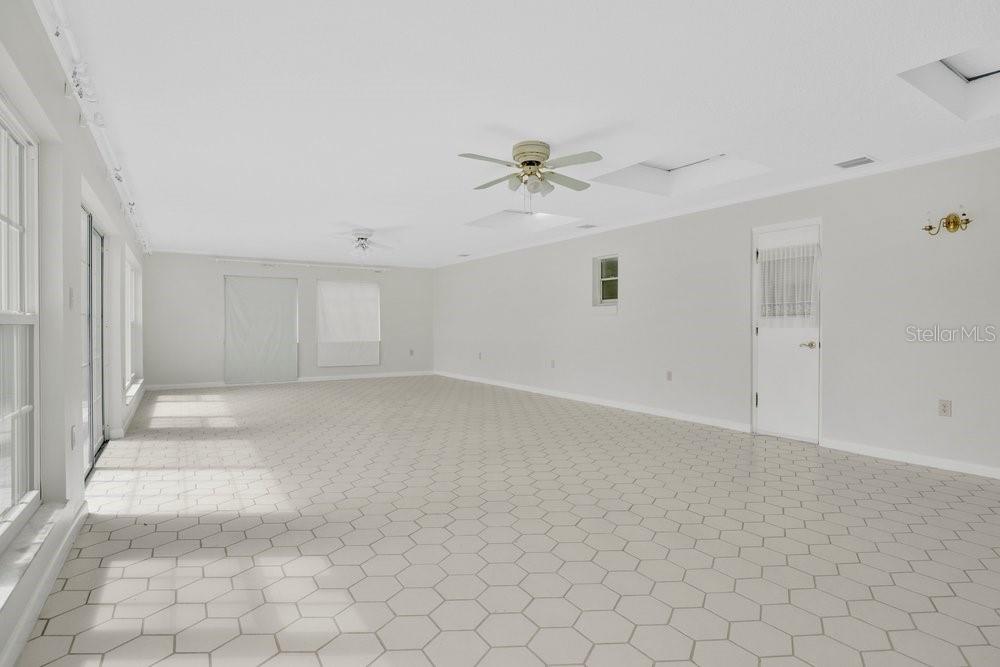 Image 23 of 34 For 206 Cattail Court