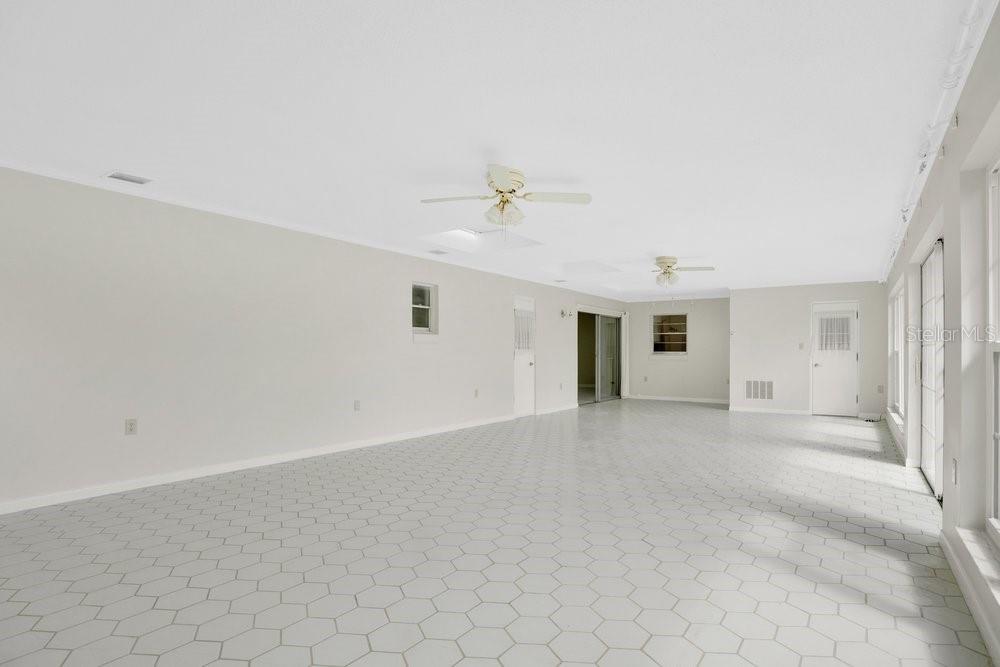 Image 24 of 34 For 206 Cattail Court