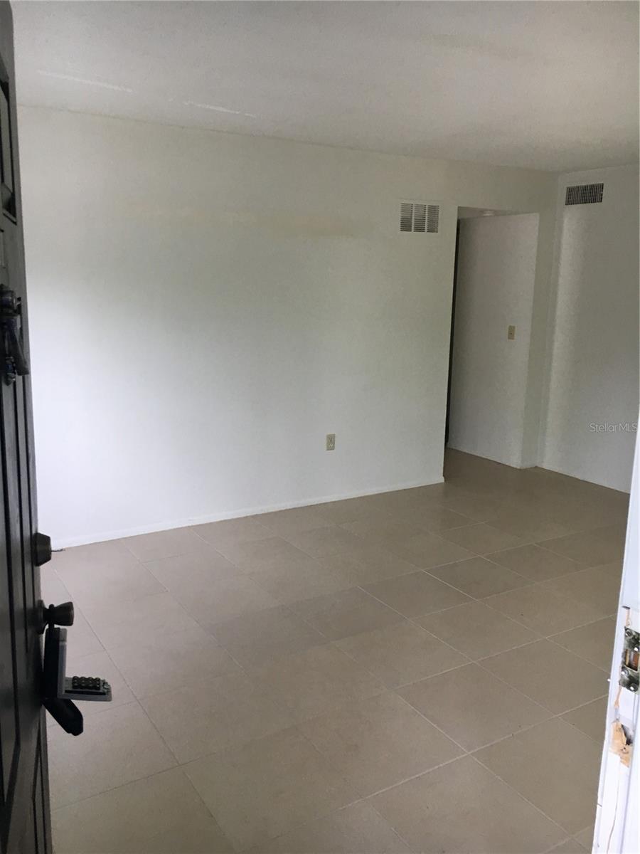 Image 3 of 14 For 5325 Curry Ford Road H101