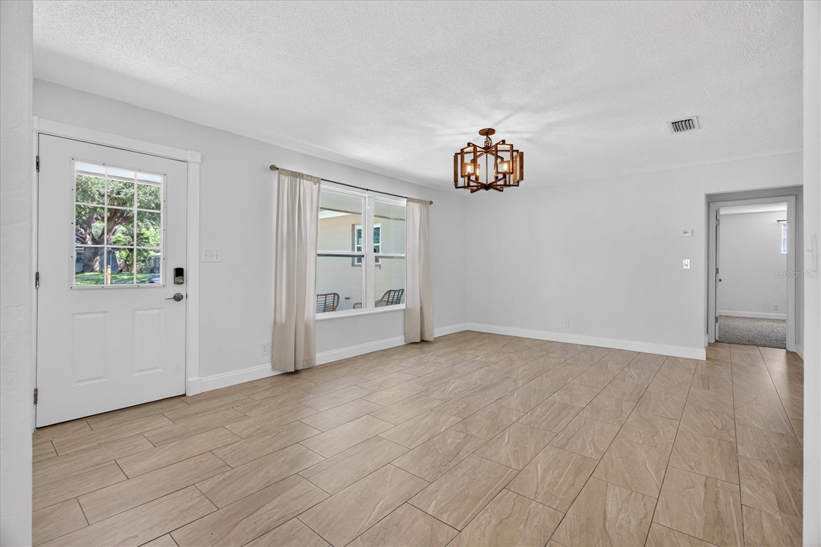 Image 16 of 52 For 2524 Florida Boulevard