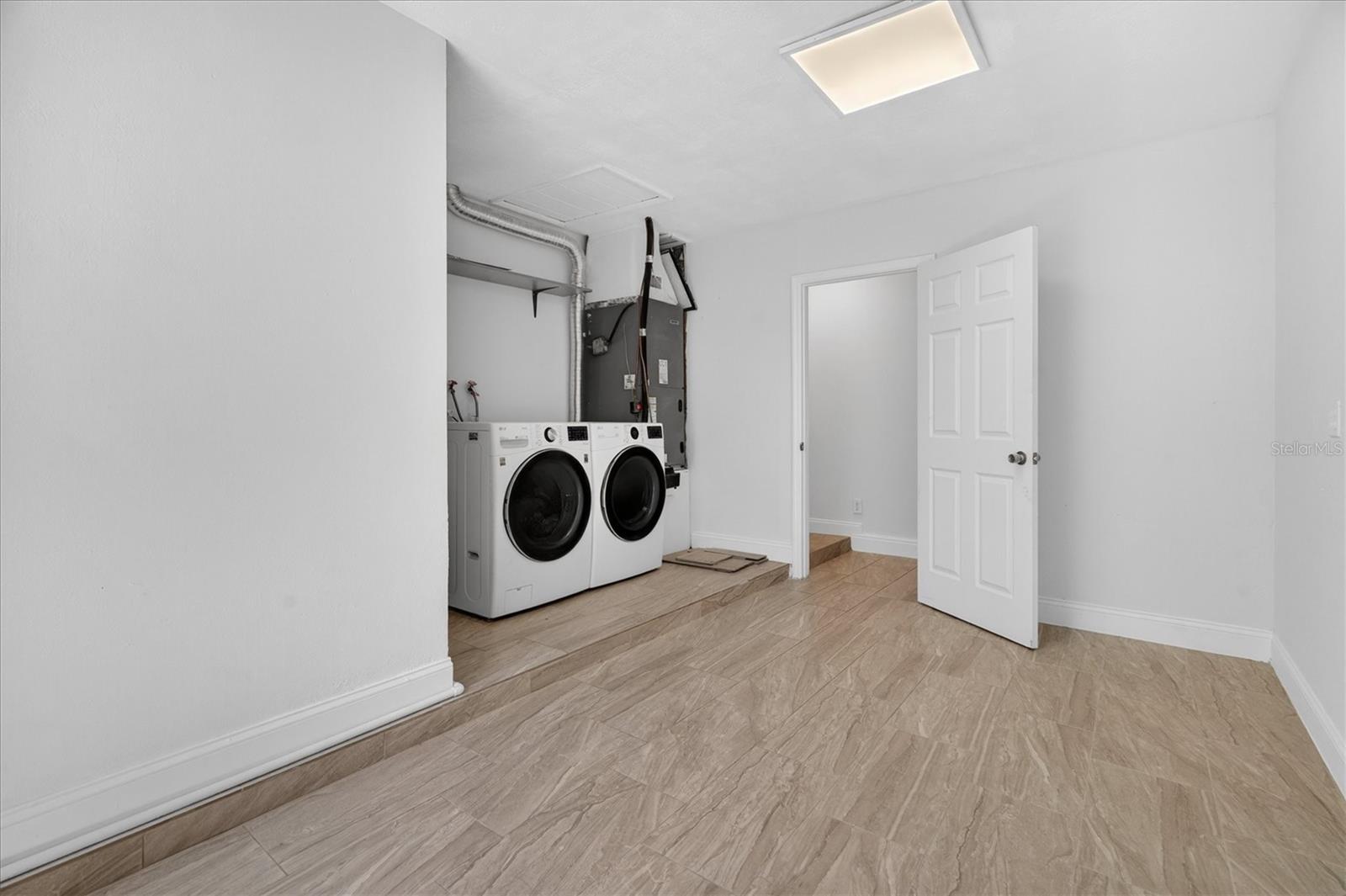 Image 33 of 52 For 2524 Florida Boulevard