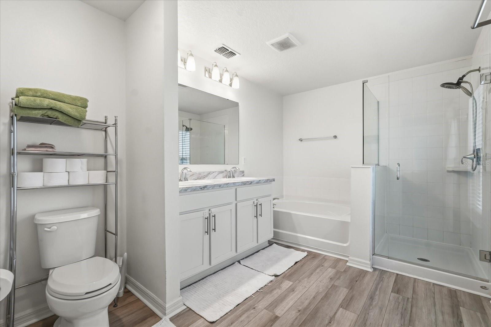 Image 17 of 23 For 4599 Plainview Road