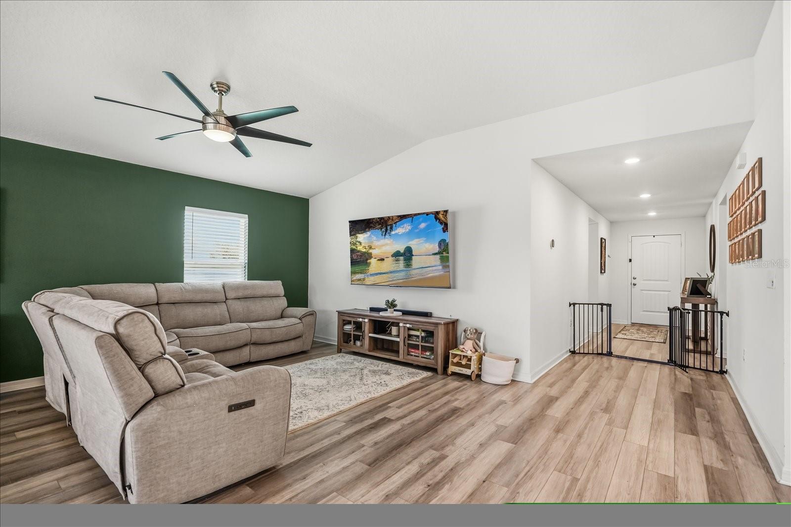 Image 7 of 23 For 4599 Plainview Road