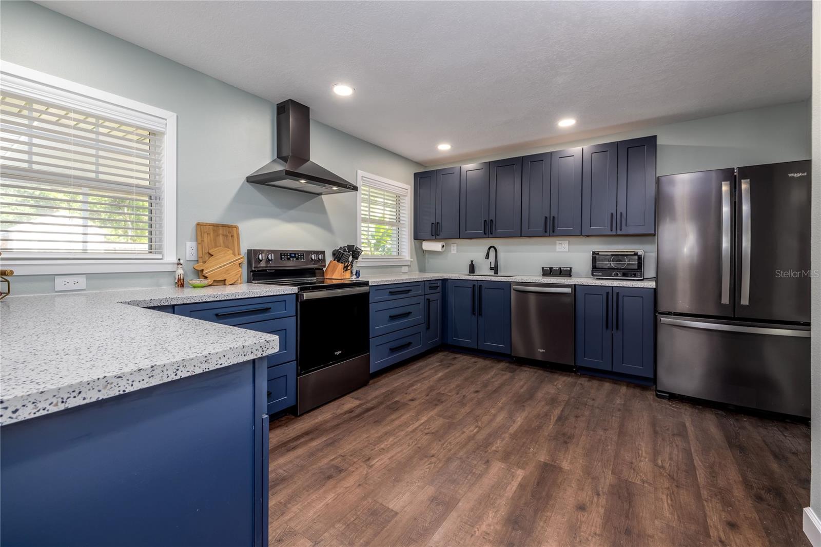 Image 13 of 52 For 2009 Lily Court