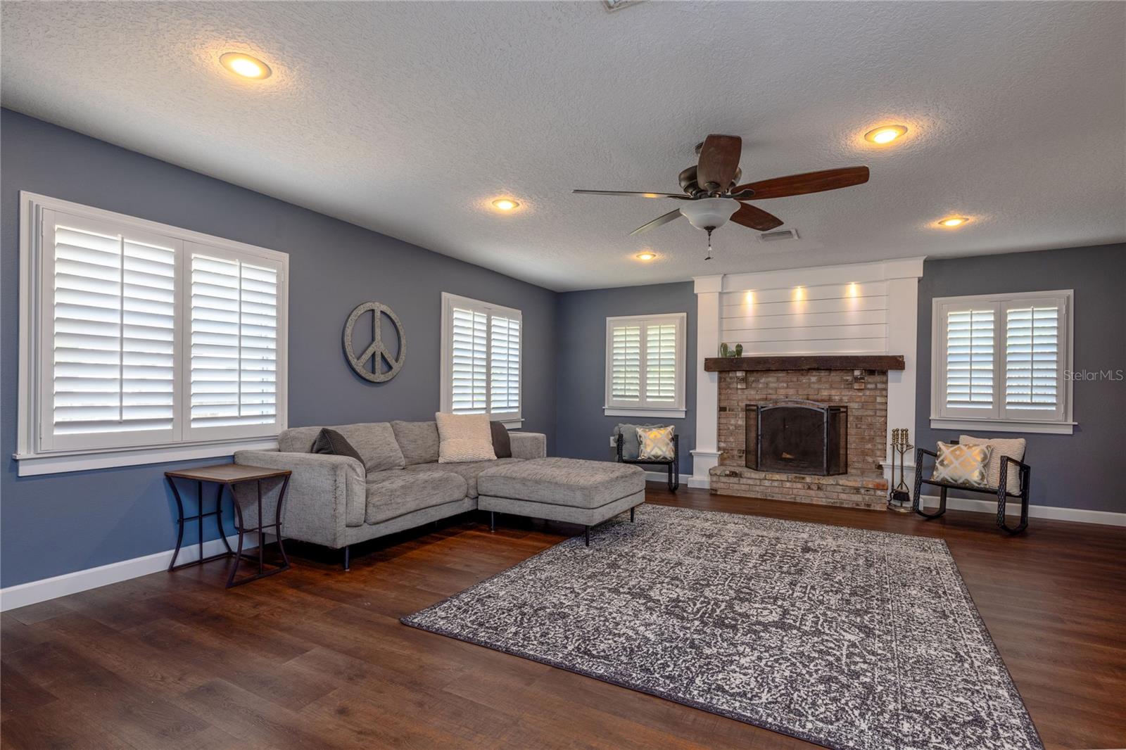 Image 16 of 52 For 2009 Lily Court