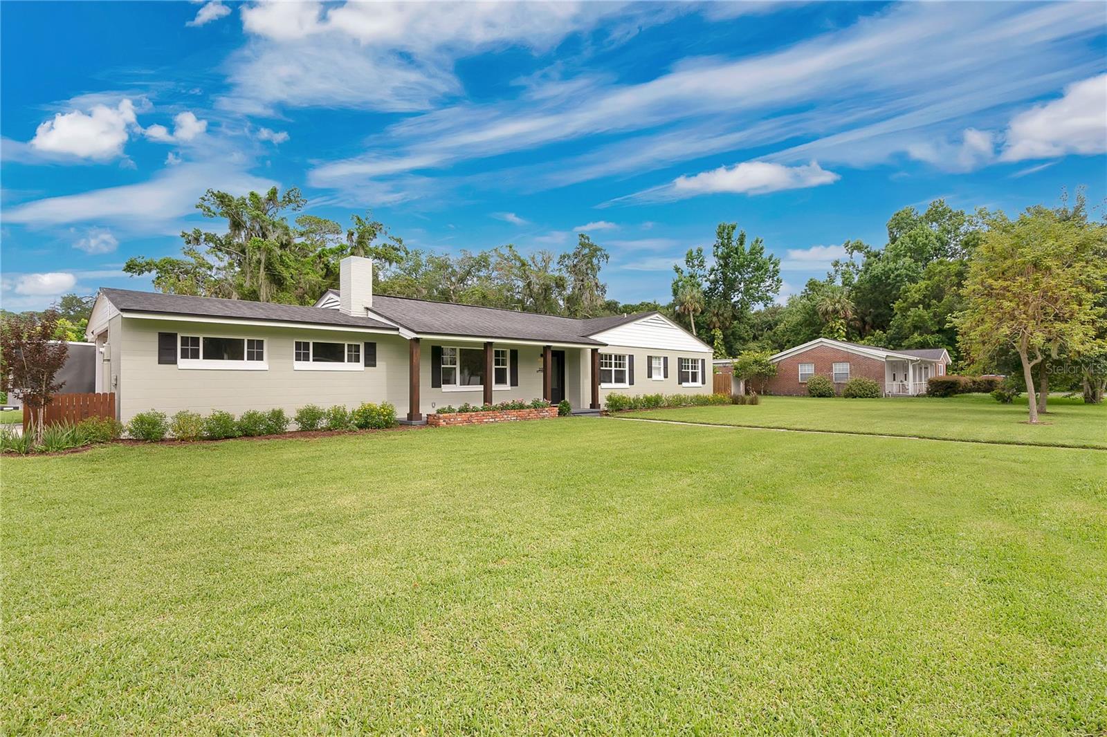 Image 2 of 52 For 2009 Lily Court