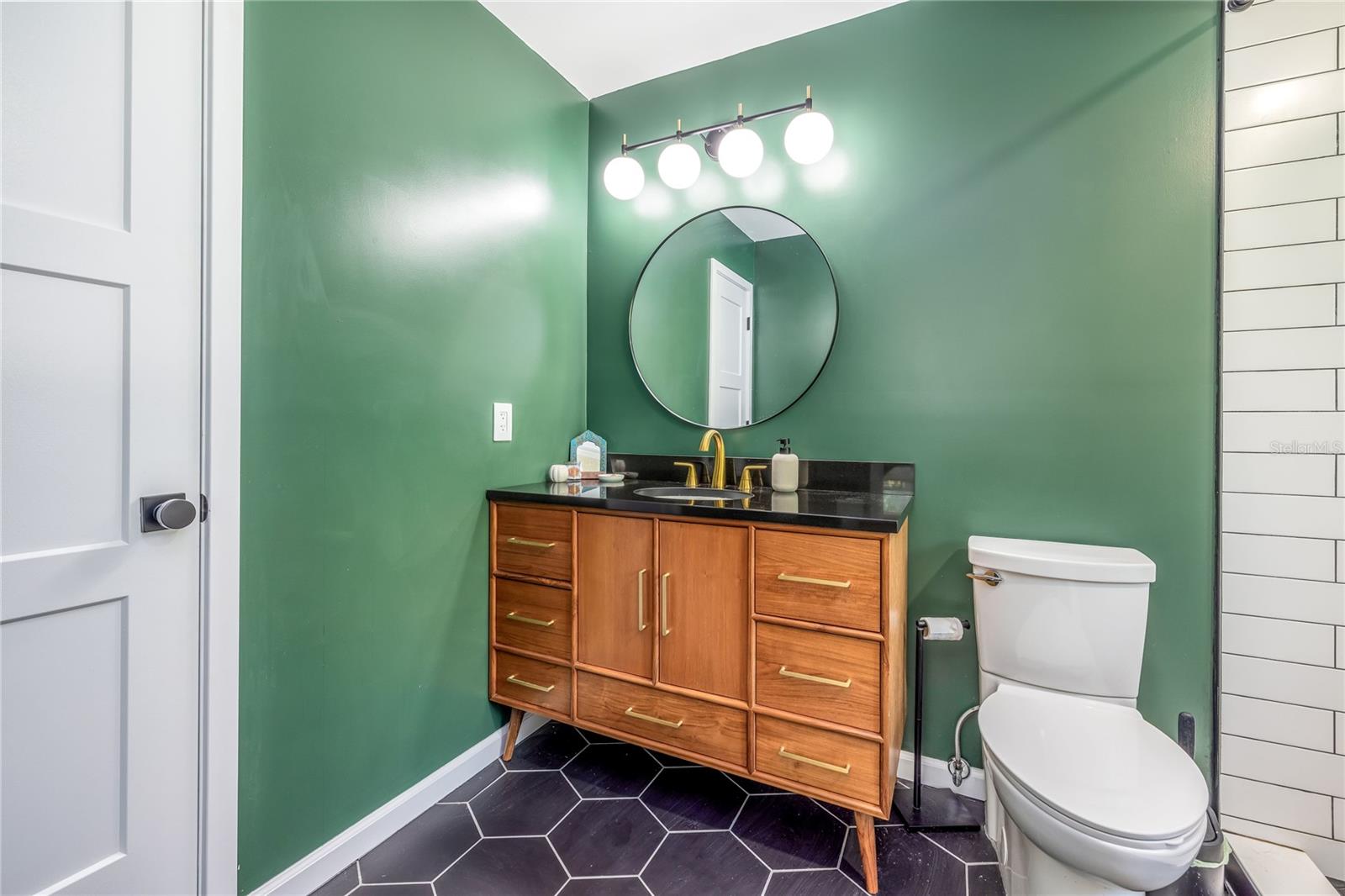 Image 24 of 52 For 2009 Lily Court