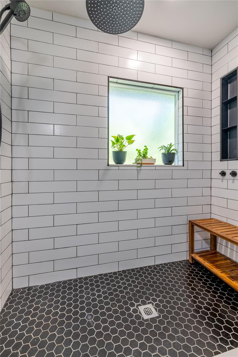 Image 27 of 52 For 2009 Lily Court