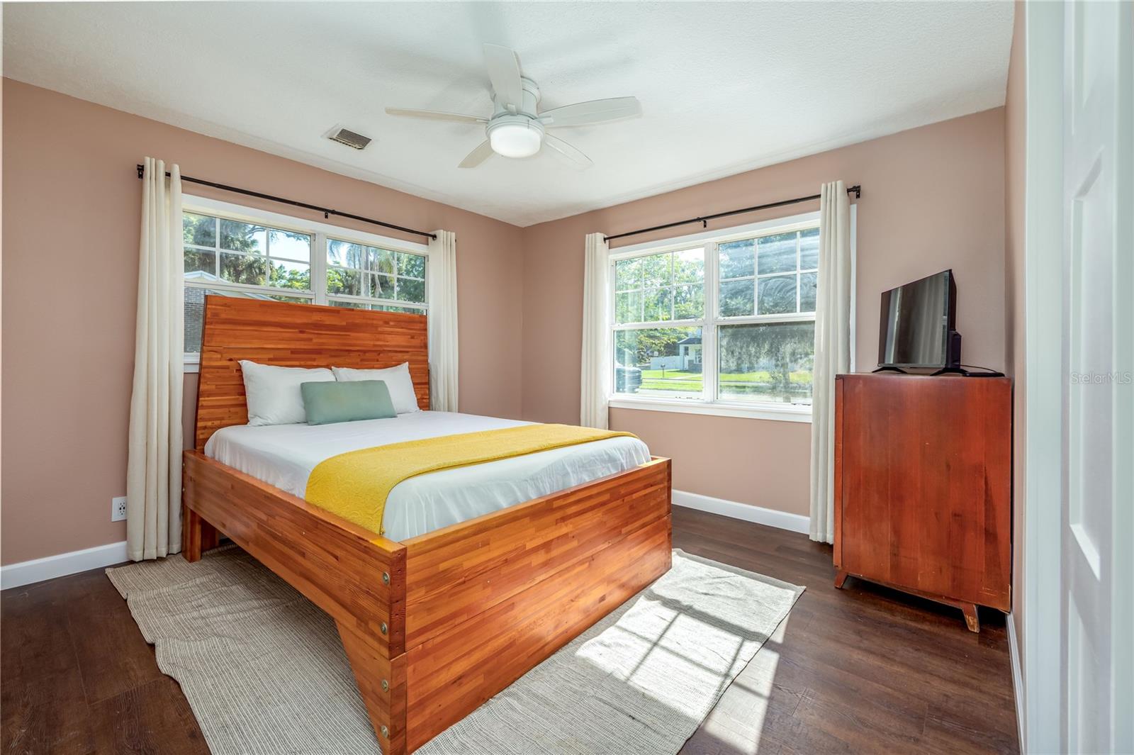 Image 31 of 52 For 2009 Lily Court