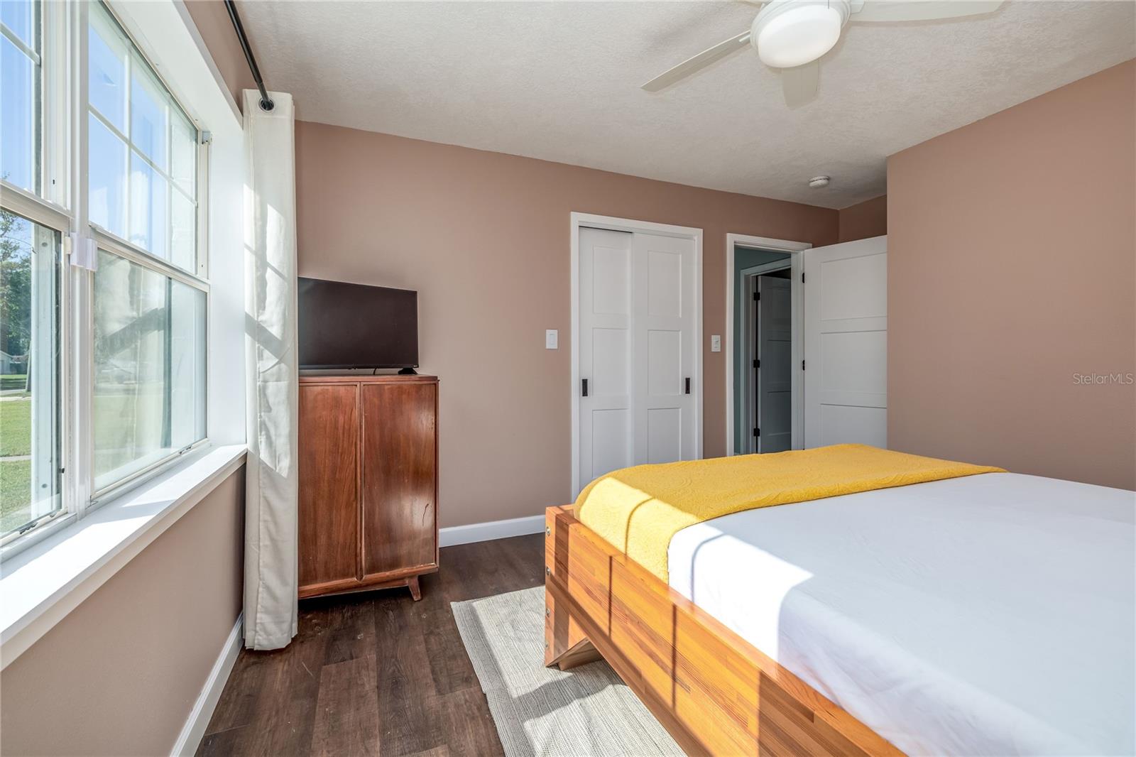 Image 32 of 52 For 2009 Lily Court