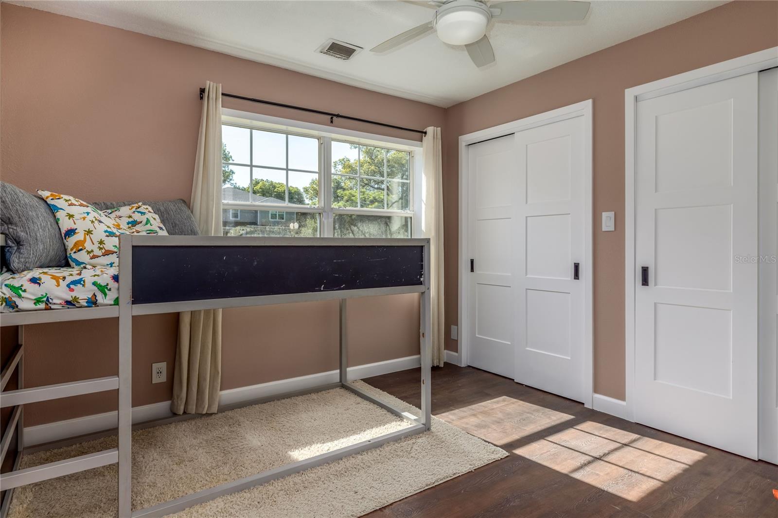 Image 33 of 52 For 2009 Lily Court