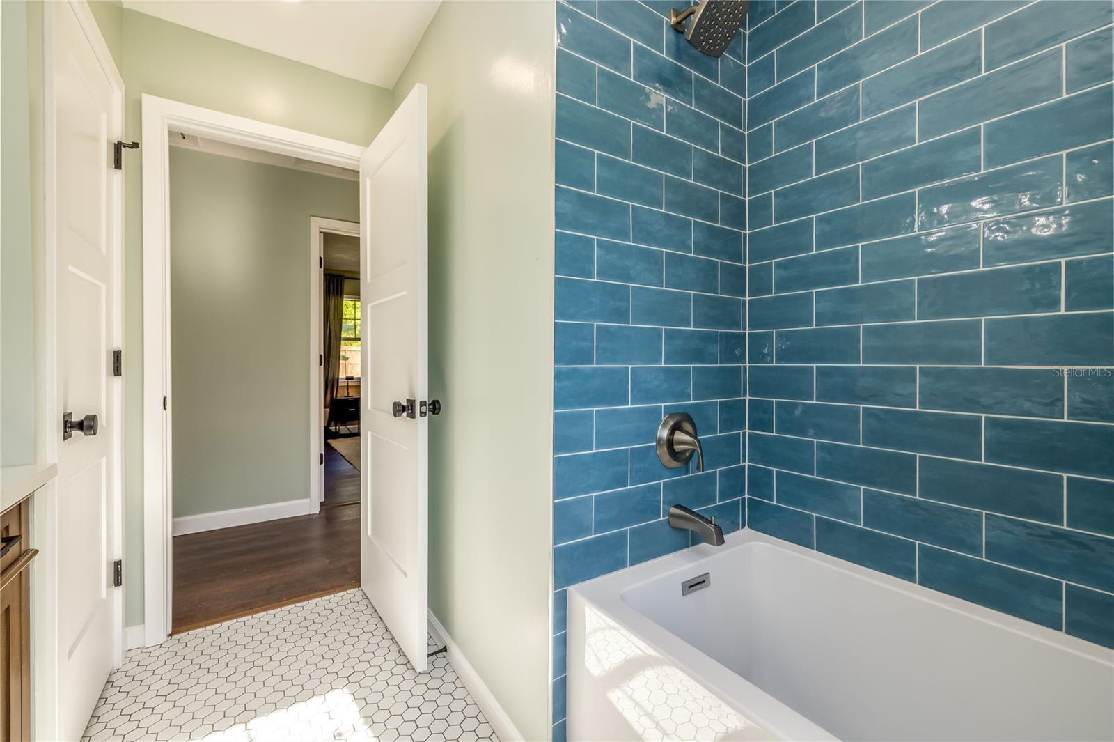 Image 35 of 52 For 2009 Lily Court