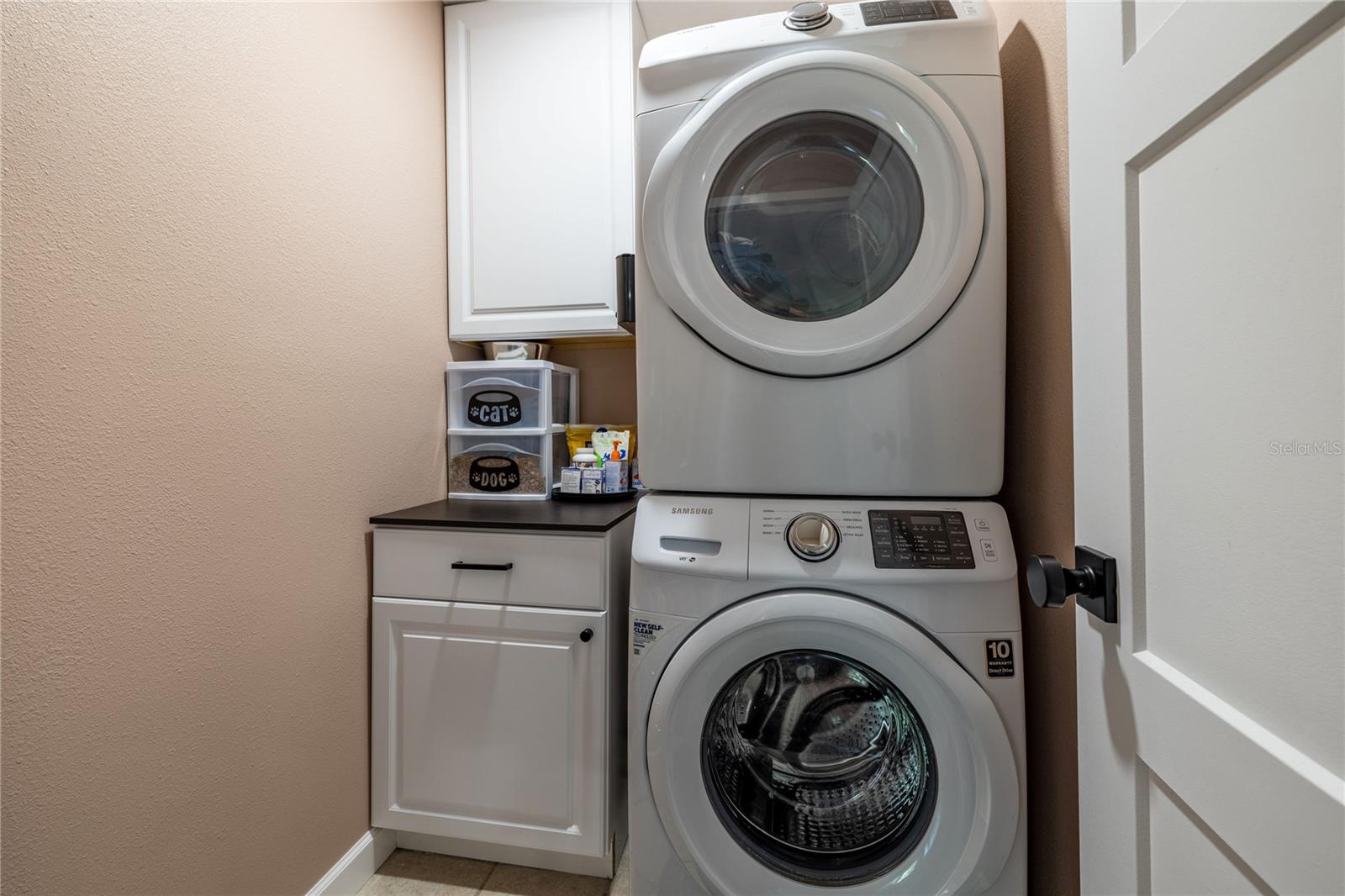 Image 36 of 52 For 2009 Lily Court