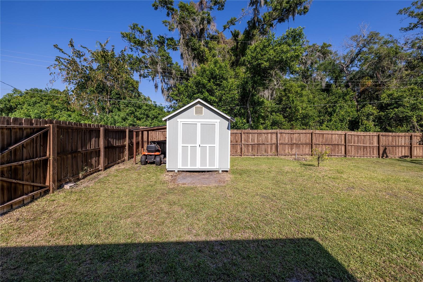 Image 45 of 52 For 2009 Lily Court