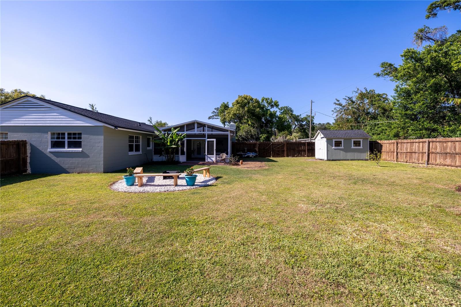 Image 47 of 52 For 2009 Lily Court