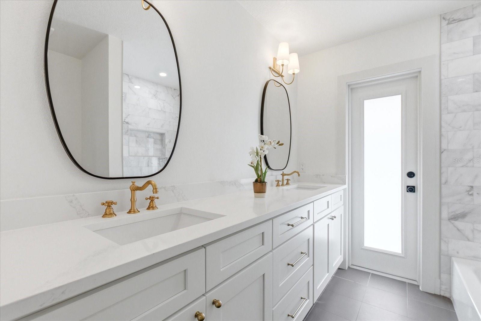 Image 30 of 39 For 2809 Waumpi Trail