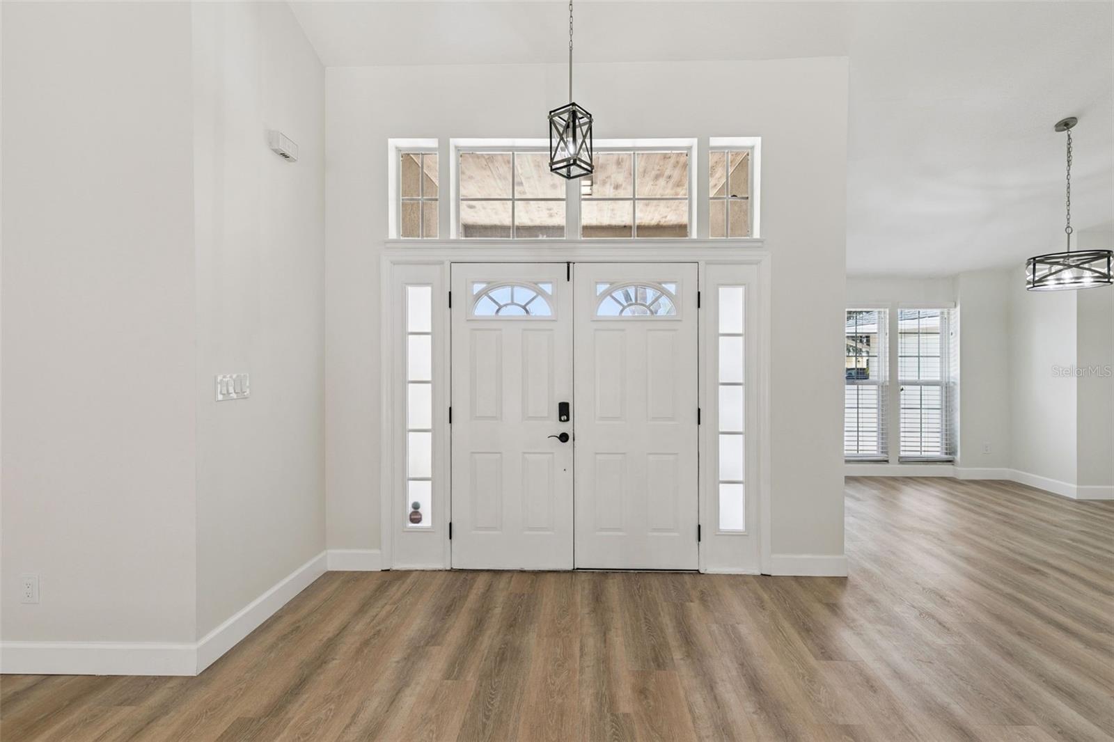 Image 2 of 39 For 709 Windwillow Circle