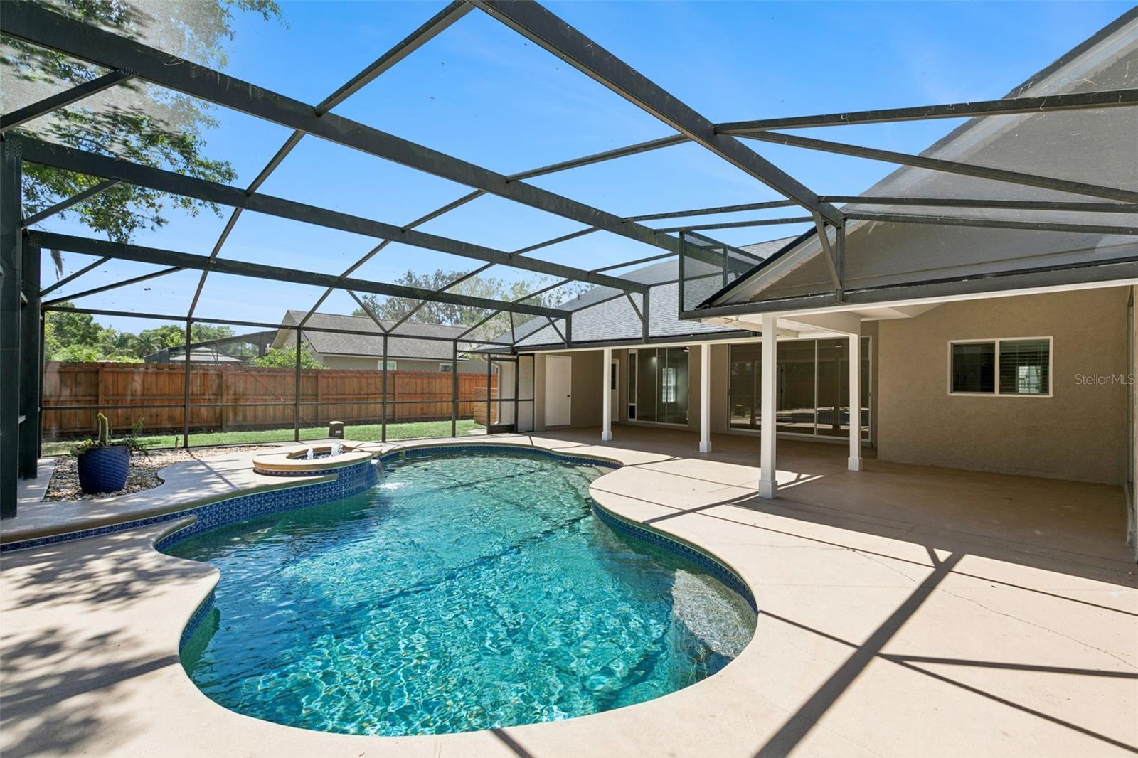 Image 33 of 39 For 709 Windwillow Circle