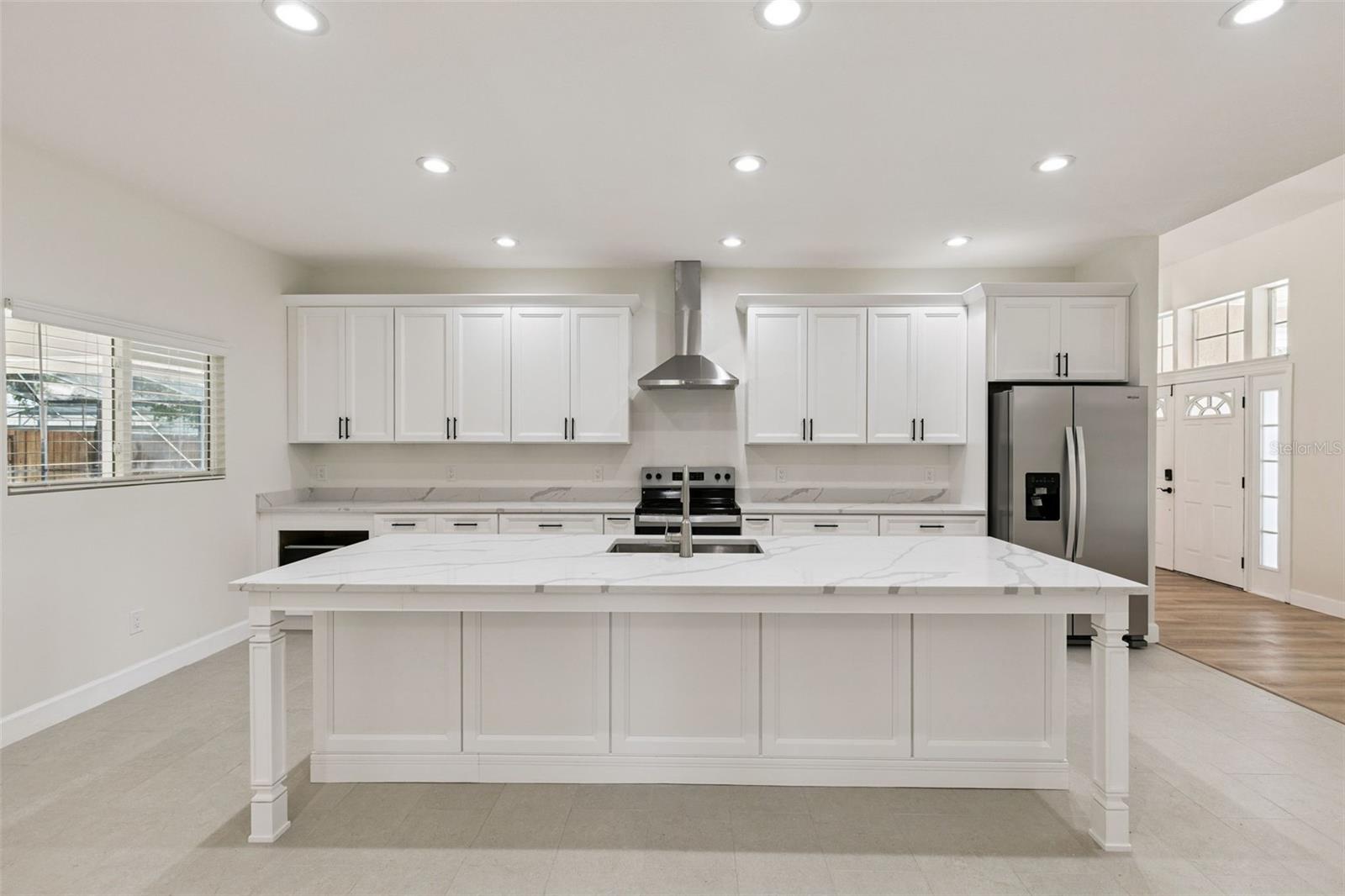 Image 6 of 39 For 709 Windwillow Circle