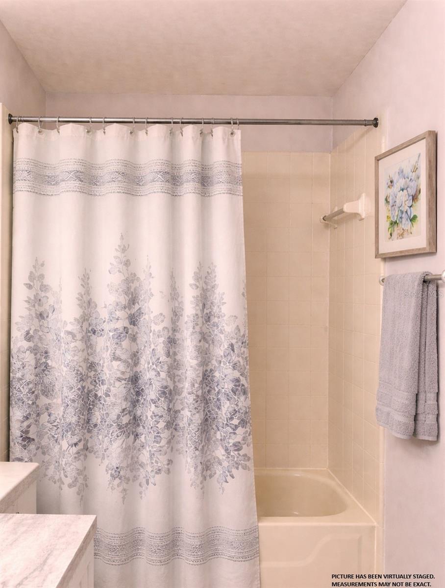 Image 18 of 37 For 5408 Michigan Street 5408-8