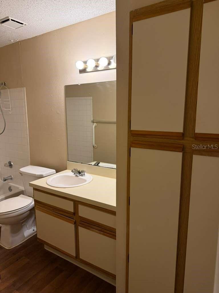 Image 12 of 21 For 199 Afton Square 103