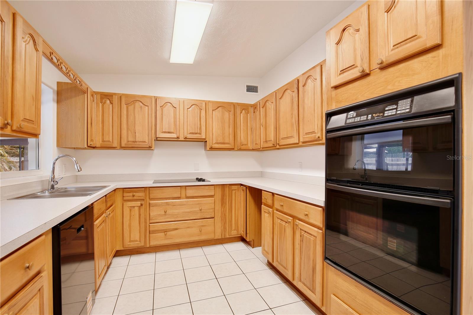 Image 13 of 37 For 2601 Sheffield Avenue