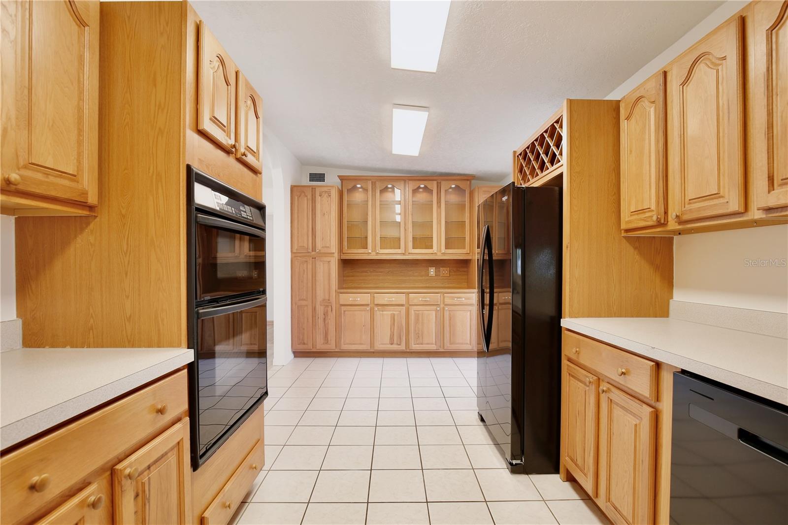 Image 14 of 37 For 2601 Sheffield Avenue