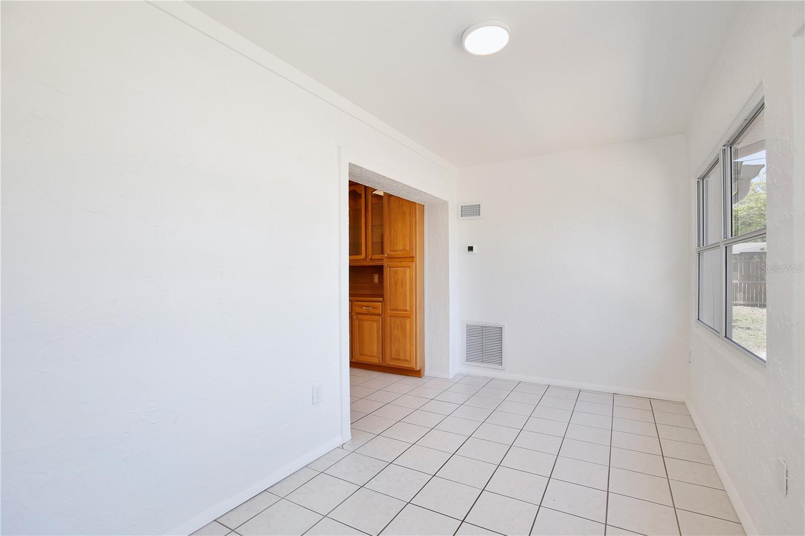 Image 16 of 37 For 2601 Sheffield Avenue