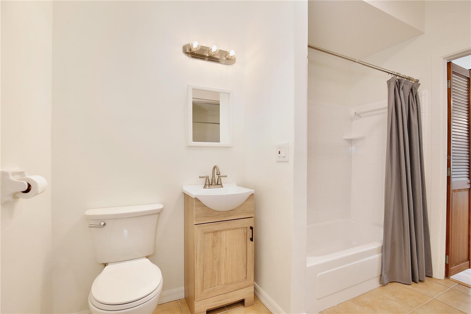 Image 19 of 37 For 2601 Sheffield Avenue