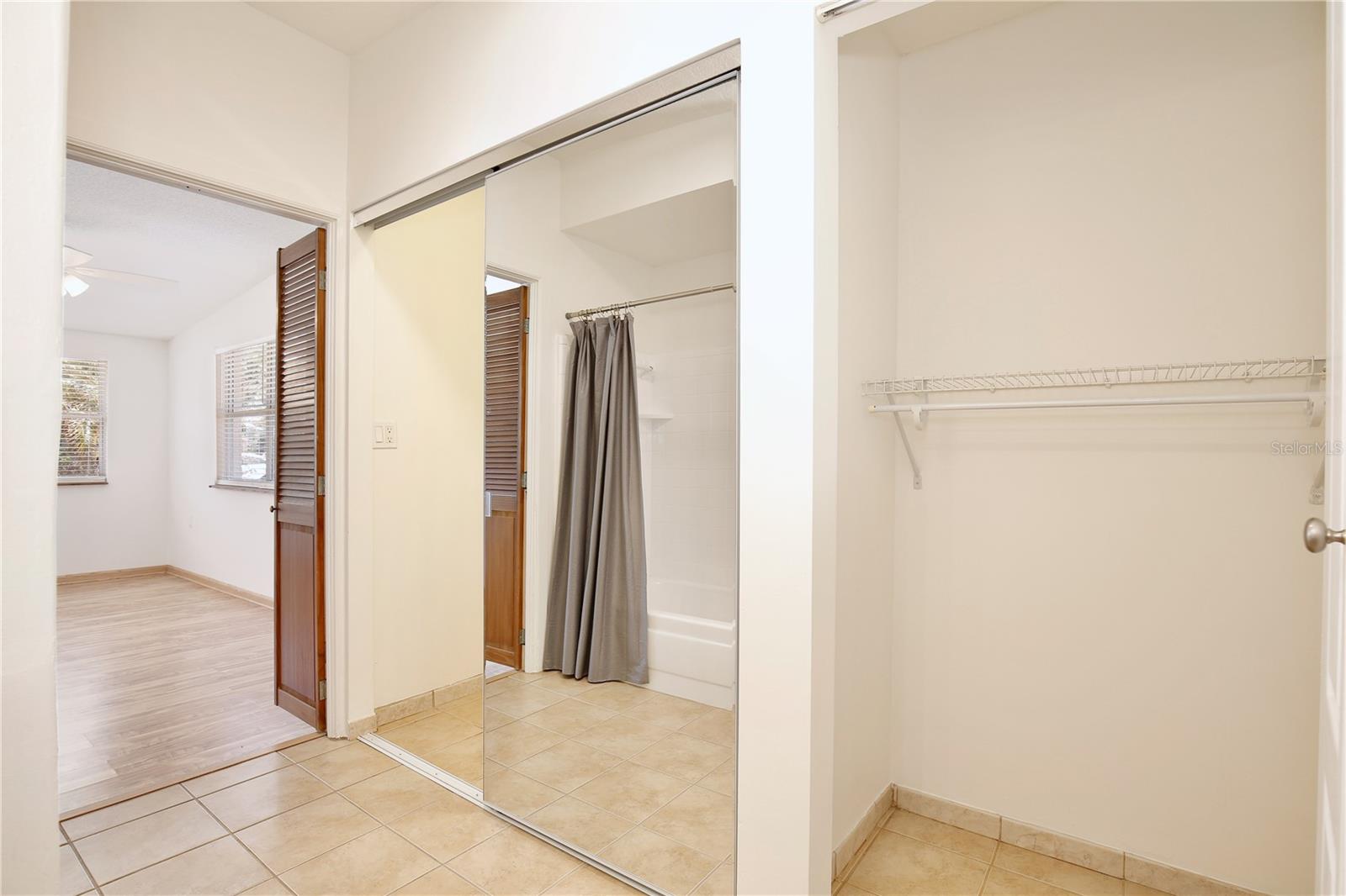 Image 20 of 37 For 2601 Sheffield Avenue