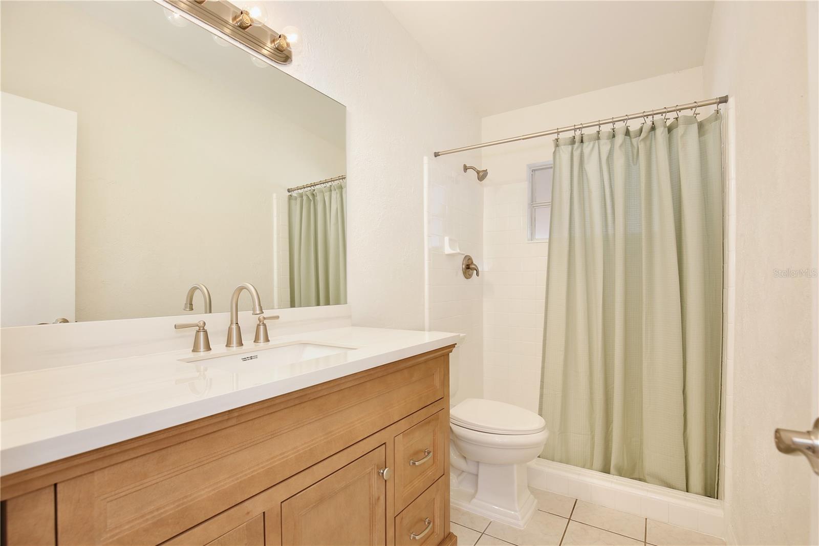 Image 23 of 37 For 2601 Sheffield Avenue