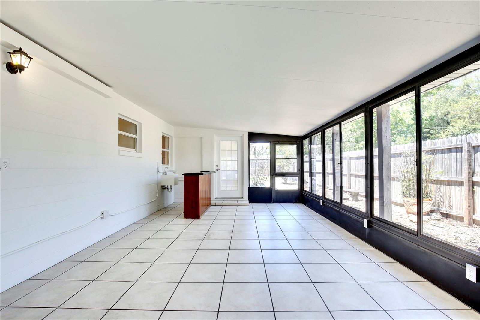 Image 28 of 37 For 2601 Sheffield Avenue