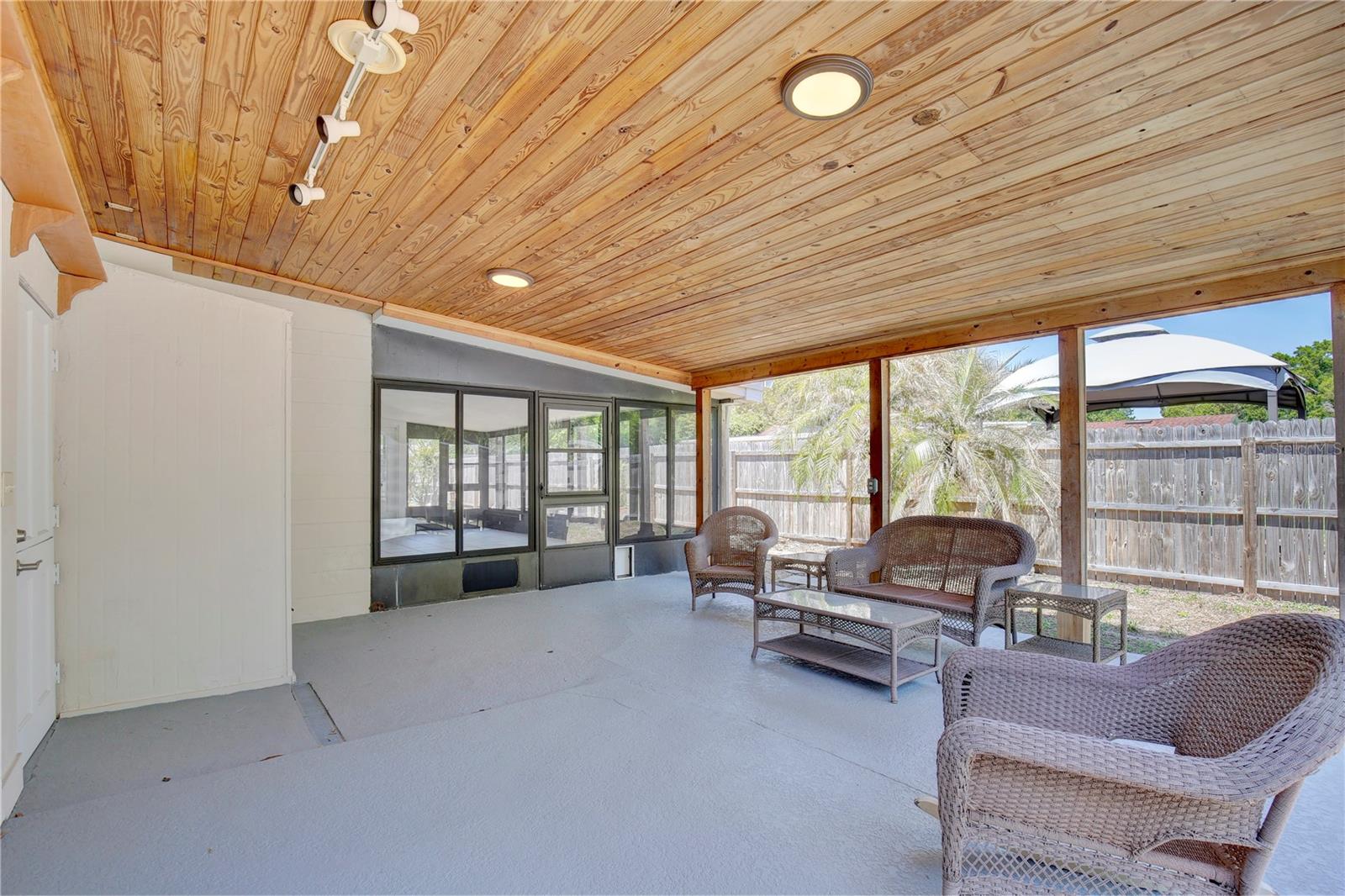 Image 30 of 37 For 2601 Sheffield Avenue