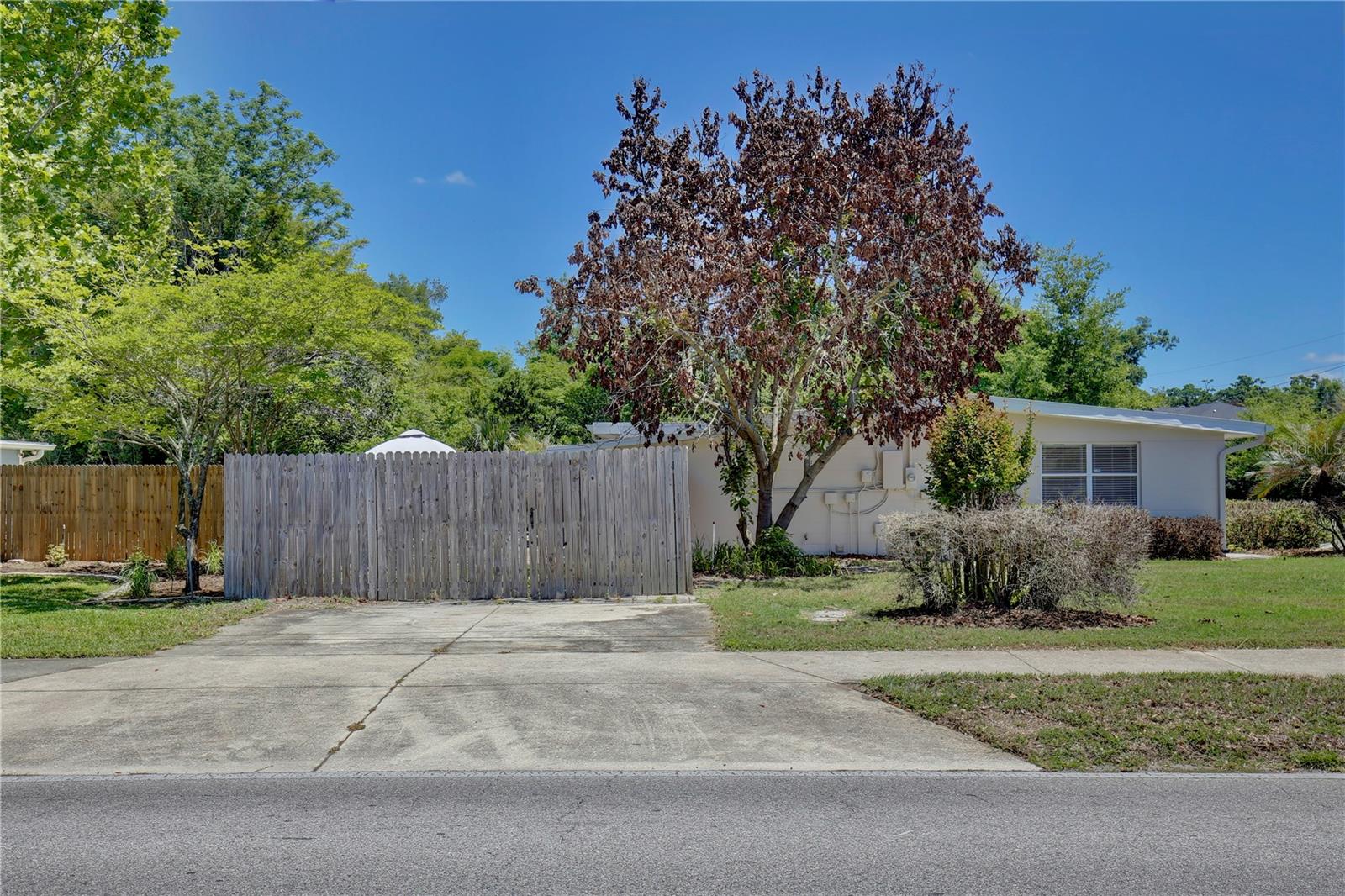 Image 5 of 37 For 2601 Sheffield Avenue